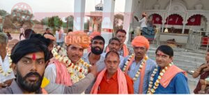 सरदार नगर स्थित देवधाम चौराया पर दशनाम गोस्वामी समाज पुष्कर नवनियुक्त अध्यक्ष का पटेवाई गोस्वामी समाज द्वारा स्वागत व सम्मान किया गया 5 WhatsApp Image 2025 04 06 at 12.38.21 PM