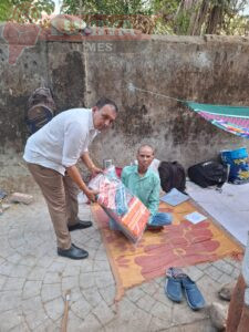 टाटा कैंसर हॉस्पिटल के बाहर जरूरतमंद मरीजों को मानव सेवा ग्रुप ने वितरित की आवश्यक सामग्री 5 Whatsapp image 2025 04 12 at 4.56.28 am