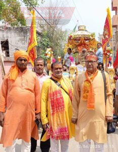 हनुमान जन्मोत्सव पर भव्य शोभा यात्रा में देवराहा शिवनाथ दास जी महाराज रथ पर सवार हो किए नगर भ्रमण 2 Whatsapp image 2025 04 12 at 5.26.04 pm (1)