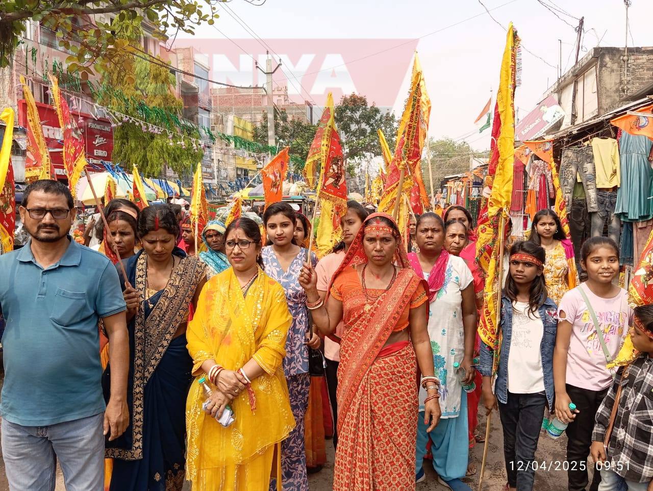 हनुमान जन्मोत्सव पर भव्य शोभा यात्रा में देवराहा शिवनाथ दास जी महाराज रथ पर सवार हो किए नगर भ्रमण 1 Whatsapp image 2025 04 12 at 5.26.04 pm
