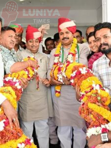 पाली में युवा कांग्रेस बाली विधानसभा द्वारा आयोजित फ्री इंग्लिश स्पोकन कोर्स का पोस्टर विमोचन, कई वरिष्ठ नेताओं की गरिमामयी उपस्थिति 2 Whatsapp image 2025 04 15 at 2.47.21 pm
