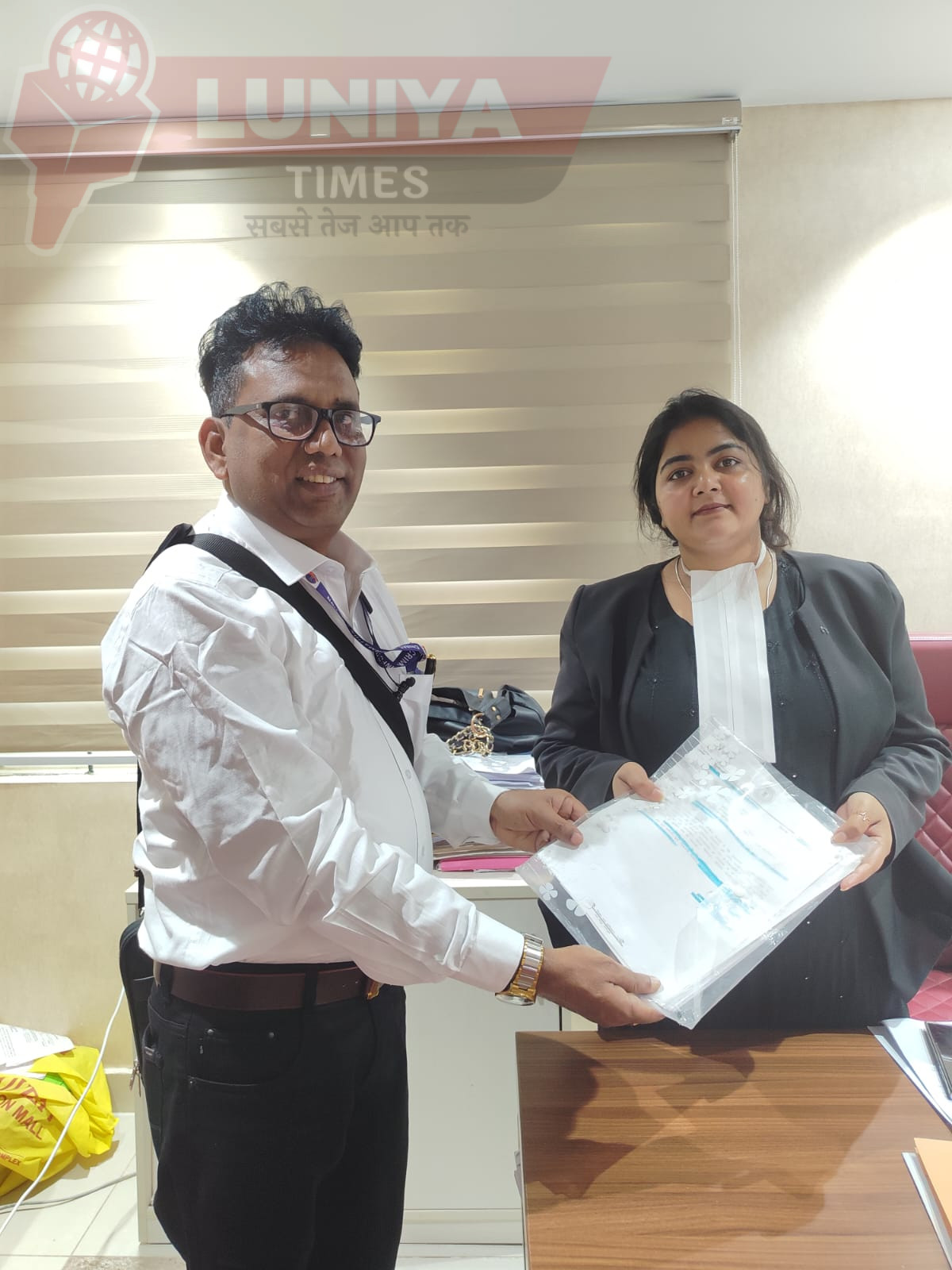 शिक्षामित्र संघ जिलाध्यक्ष द्वारा समान काम का समान वेतन को लेकर हाईकोर्ट में याचिका दायर जल्द निर्णय की उम्मीद 1 Whatsapp image 2025 04 15 at 7.07.15 pm