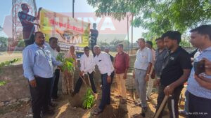 रानी नगर पालिका परिसर में विश्व पृथ्वी दिवस पर स्वच्छता अभियान और वृक्षारोपण का कार्यक्रम का आयोजन हुआ 2 WhatsApp Image 2025 04 22 at 6.39.25 PM