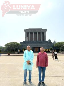 वियतनाम की पारंपरिक चिकित्सा और सामाजिक व्यवस्था का अध्ययन कर लौटे वैद्य हंसराज चैधरी और लेखक भंवर मेघवंशी 5 IMG 20250501 WA0008