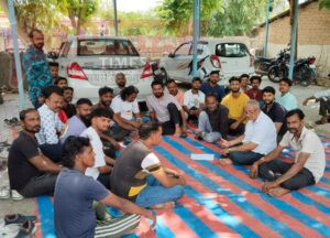 सादड़ी में ठेका सफाई कर्मचारियों की झाड़ू डाउन हड़ताल शुरू, नियमितीकरण और वेतन भुगतान की मांग को लेकर ईओ को सौंपा ज्ञापन 4 IMG 20250501 WA0032