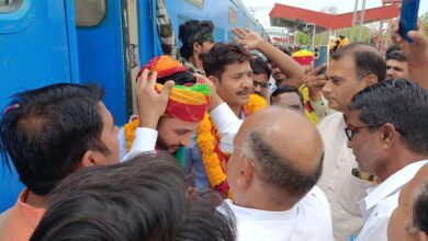 रानी मे जोधपुर पुणे नई ट्रेन का नियमित ठहराव होने पर स्वागत किया 13 IMG 20250504 WA0048