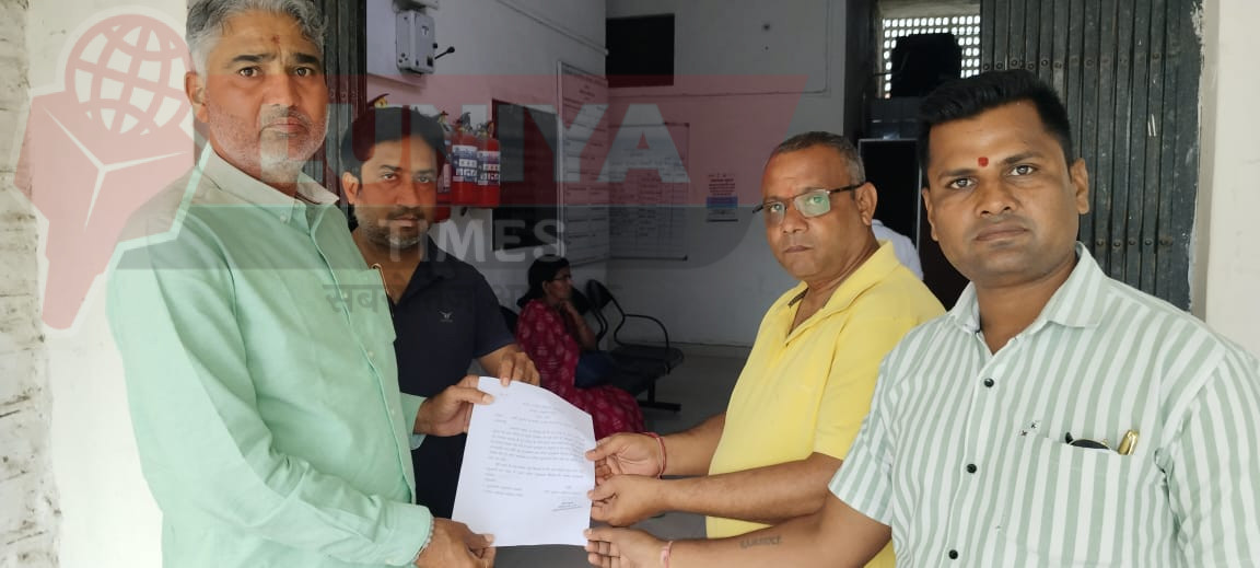 पार्षद प्रजापत ने बेमौसम बारिश से हुए नुकसान के लिए मुआवजे की मांग को लेकर सौंपा ज्ञापन 1 IMG 20250513 WA0015