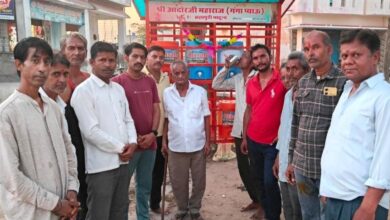 भाटून्द गांव रामदेवजी बस स्टेण्ड पर आदौरजी परिवार द्वारा शीतल जल की सेवा चालू की भीषण गर्मी में सूखे कंठ को मिलेगी राहत 9 IMG 20250519 WA0037