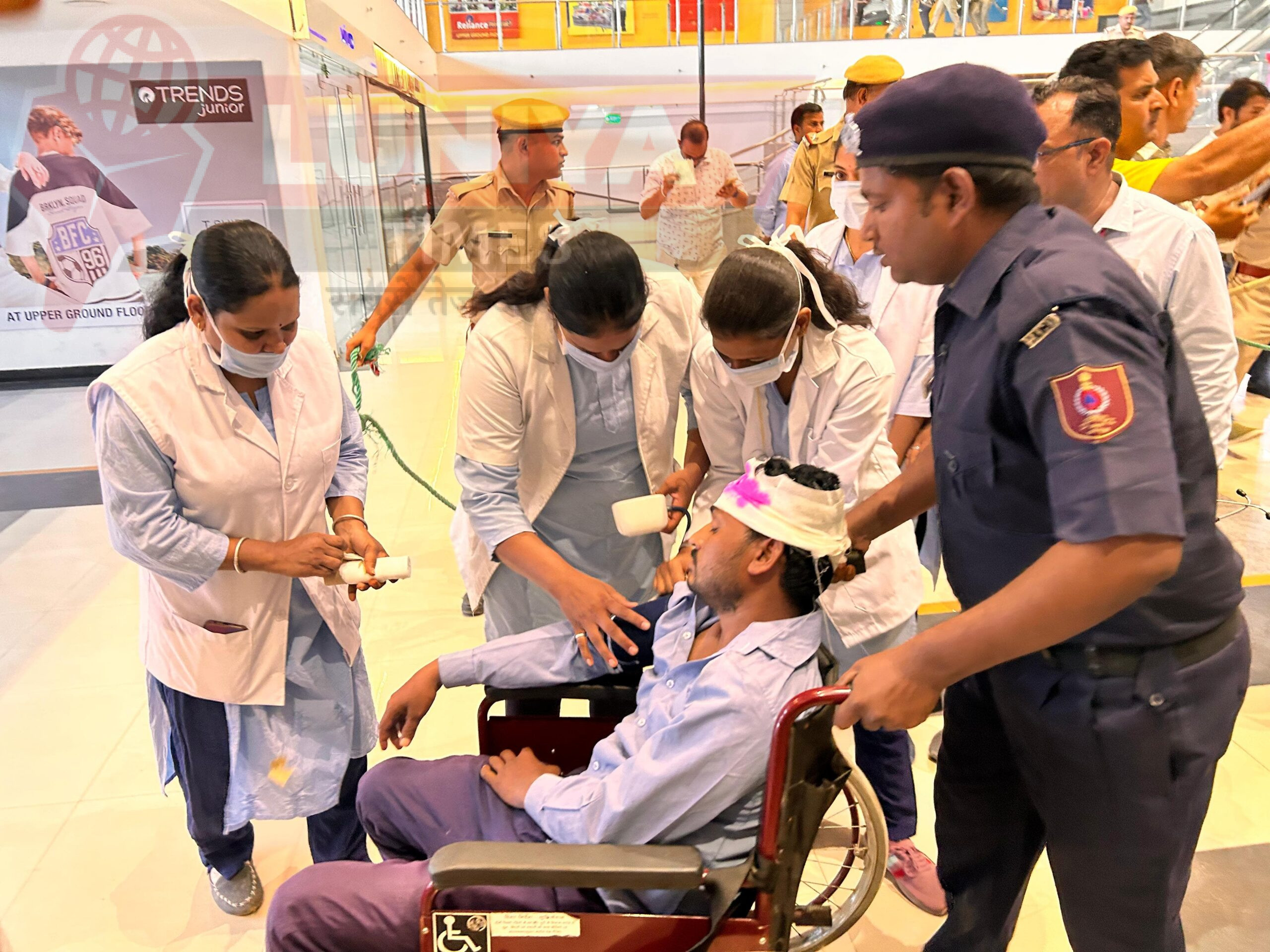 भीलवाड़ा के रिलायंस मॉल में एयर स्ट्राइक के कारण मॉल में लगी आग 1 IMG 20250531 WA0038 scaled