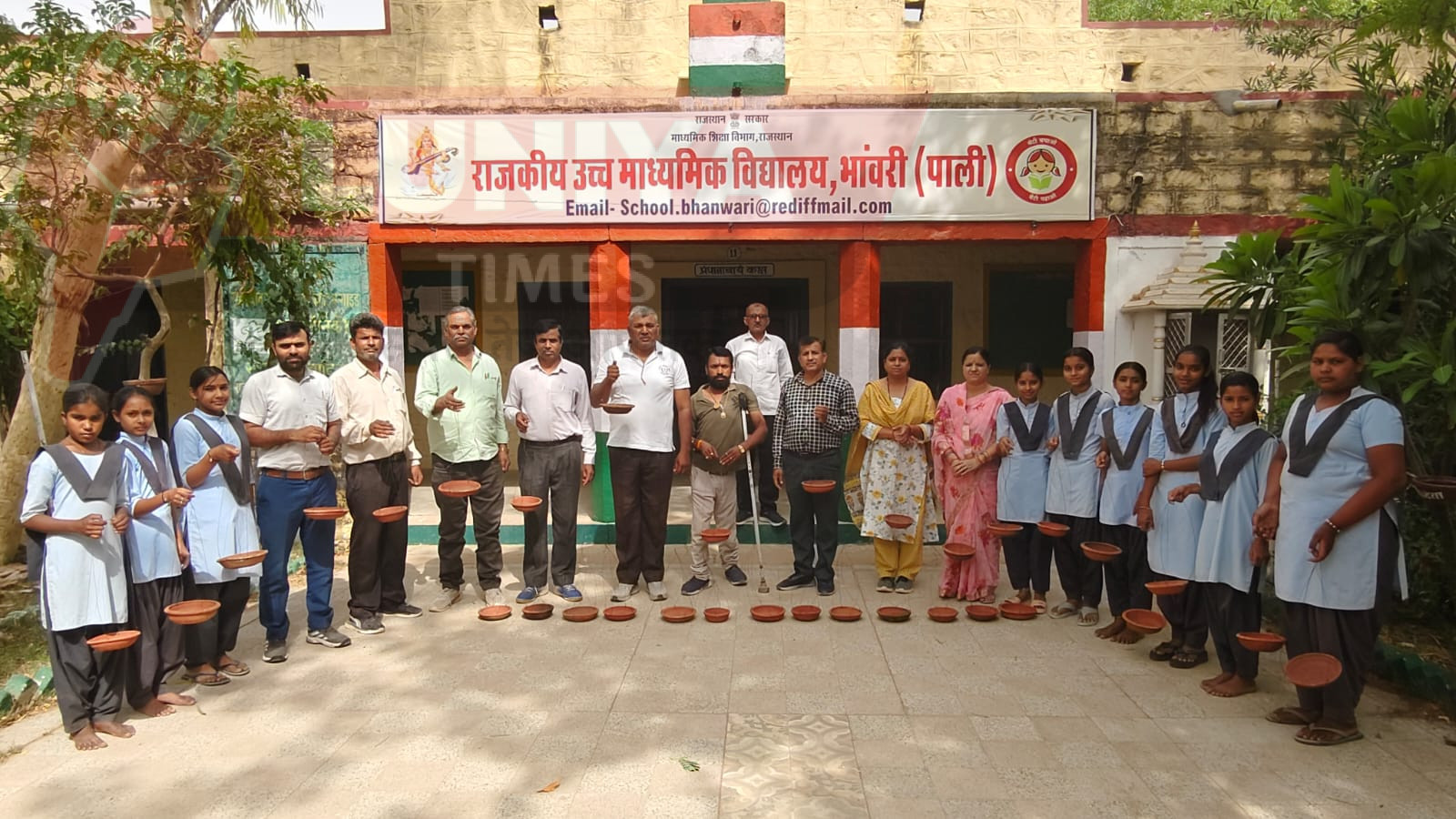 राजकीय उच्च माध्यमिक विद्यालय भांवरी में परिदो के लिए 100 परिंडे का लक्ष्य 1 WhatsApp Image 2025 05 02 at 5.38.33 PM 1