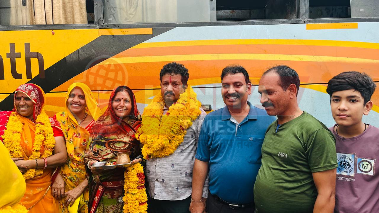 चारधाम यात्रा से सकुशल लौटा श्रद्धालुओं का जत्था, गुरलाँ में हुआ आत्मीय स्वागत 1 IMG 20250619 WA0010