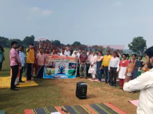 कमारडीह उत्क्रमित मध्य विद्यालय समेत विभिन्न स्थानों में योग दिवस का आयोजन 5 IMG 20250621 WA0022