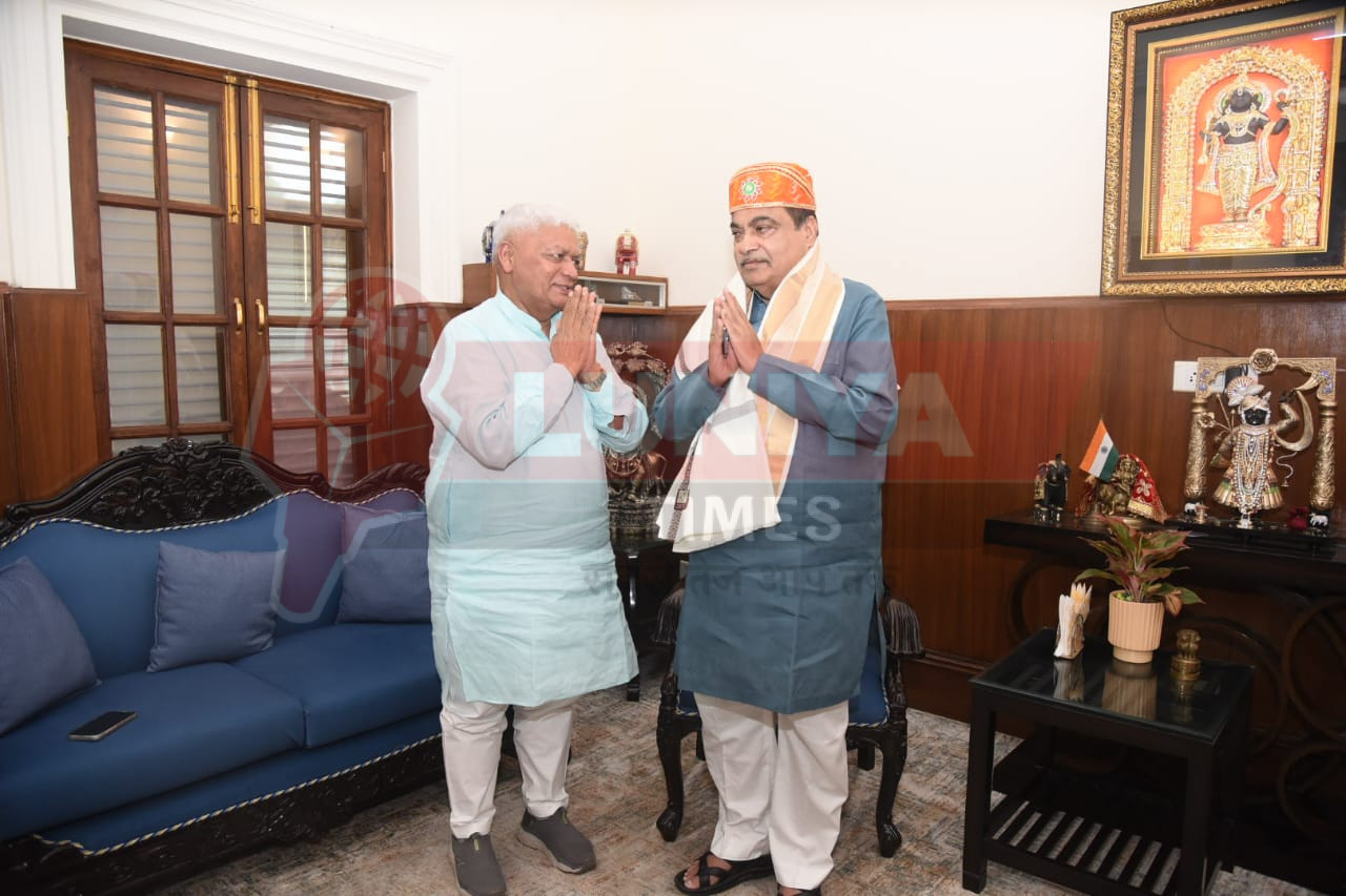 सांसद दामोदर अग्रवाल की दिल्ली में नितिन गडकरी और महिला आयोग अध्यक्ष विजया राहटकर से शिष्टाचार भेंट 1 IMG 20250624 WA0027
