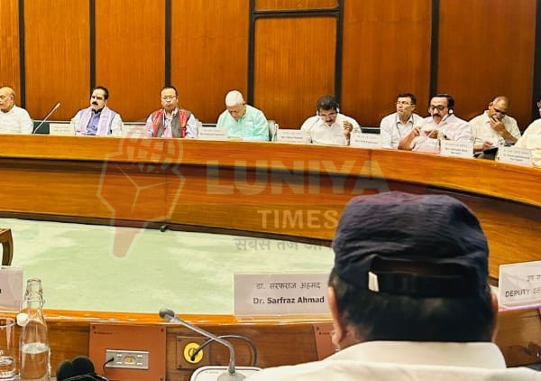 भीलवाड़ा साँसद ने दिल्ली में रेल्वे बोर्ड़ बैठक में भीलवाड़ा से मांडलगढ़ रेल्वे ट्रेक की मांग रखी 1 IMG 20250625 WA0073