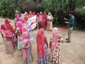 सोकरा गांव में वित्तीय साक्षरता हेतु प्रशिक्षण शिविर आयोजित 2 IMG 20250627 WA0028