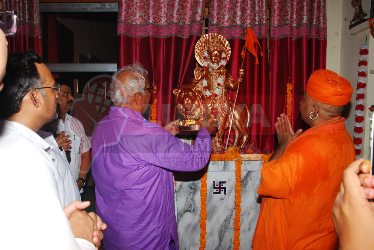 भारत माता आश्रम, नोहर में शिक्षा मंत्री मदन दिलावर ने किया भारत माता की मूर्ति का अनावरण 1 IMG 20250628 WA0007