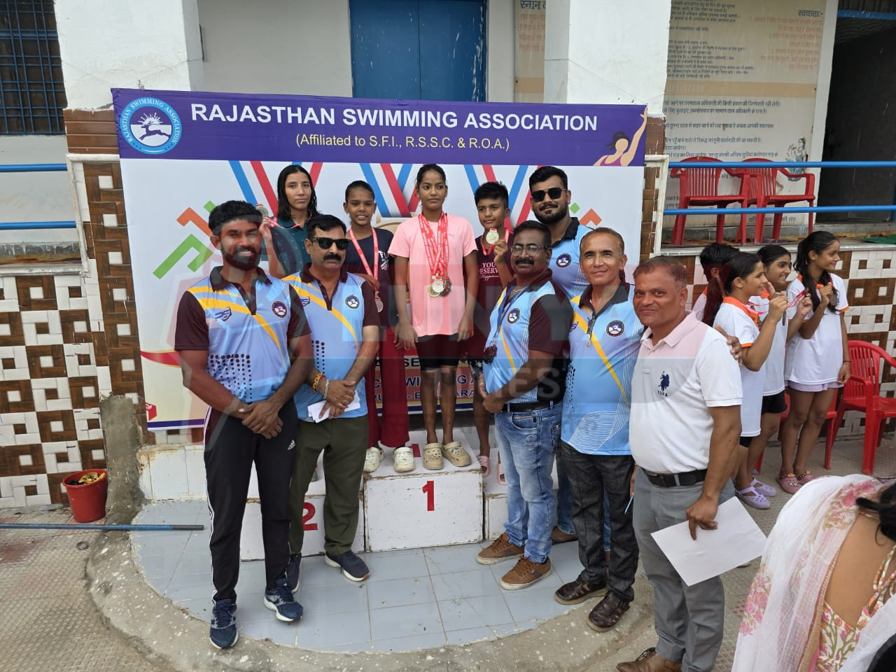 आराध्या व्यास ने तोड़ा रिकॉर्ड, भीलवाड़ा ने राज्य स्तरीय तैराकी प्रतियोगिता में जीते 7 पदक 1 IMG 20250628 WA0038