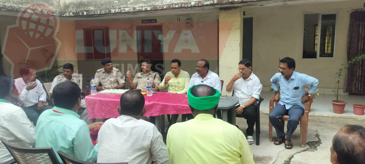 टुण्डी थाना परिसर में बक़रीद को लेकर शांति समिति की बैठक आयोजित 1 WhatsApp Image 2025 06 05 at 17.02.15