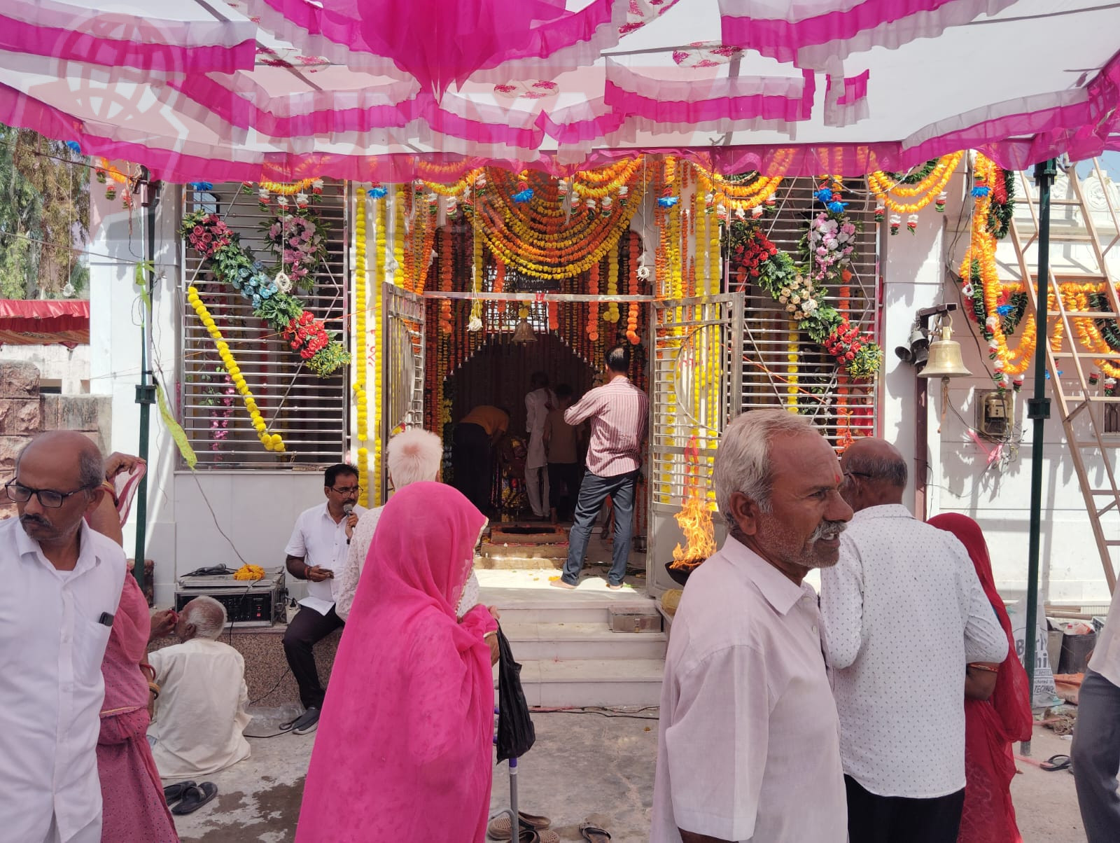 हनुमान जी मंदिर में प्राण प्रतिष्ठा महोत्सव संपन्न 1 WhatsApp Image 2025 06 07 at 22.41.11