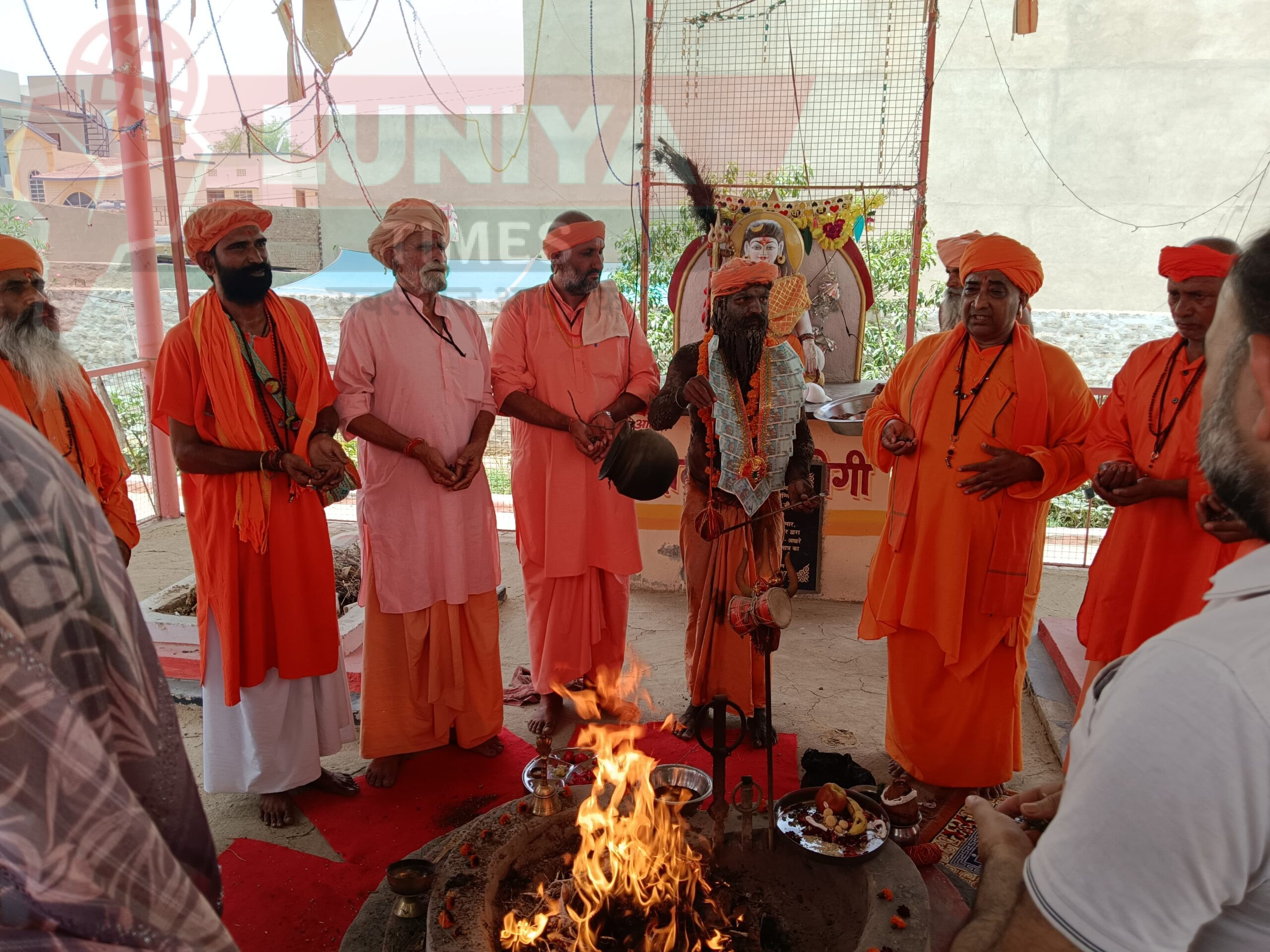 नोहर में 41 दिवसीय पंच धूणी तपस्या का भव्य समापन, हवन एवं भंडारे में उमड़ा श्रद्धालुओं का सैलाब 1 WhatsApp Image 2025 06 09 at 20.27.52 scaled