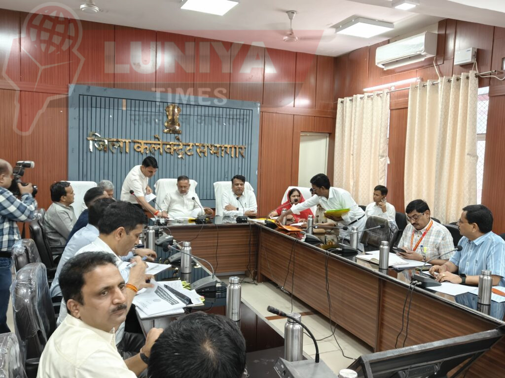 ऊर्जा राज्यमंत्री हीरालाल नागर ने पाली में ली समीक्षा बैठक, विद्युत व्यवस्थाओं के सुदृढ़ीकरण पर दिया जोर 1 WhatsApp Image 2025 06 12 at 11.33.01 AM