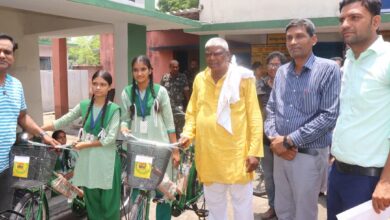 झारखंड सरकार शिक्षा नीति को लेकर लगातार गंभीर युद्धस्तर पर साइकिलों का वितरण कार्यक्रम जारी 12 WhatsApp Image 2025 06 14 at 7.01.14 PM