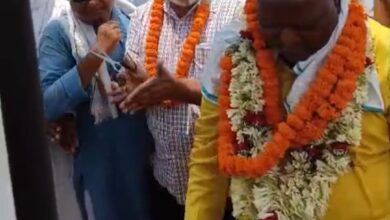 विधायक मथुरा प्रसाद महतो द्वारा अब्दुल कलाम फ्यूल सर्विस स्टेशन के उद्घाटन के दौरान किया गया भव्य स्वागत 17 WhatsApp Image 2025 06 15 at 7.09.03 PM 1
