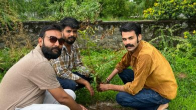 फालना के पूर्व छात्रसंघ अध्यक्ष विक्रम सिंह चावण्डा ने जन्मदिन पर किया 100 पौधों का रोपण 13 फालना के पूर्व छात्रसंघ अध्यक्ष विक्रम सिंह चावण्डा जन्मदिन के अवसर पर पौधा रोपण करते हुए।