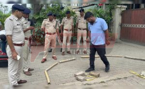 बिहार में 1 सनसनीखेज वारदात: सिर में गोली, सुपारी किलिंग से फैला खौफ 5 बिहार के गोपाल खेमका के सुपारी किलिंग की जगह पर पुलिस द्वारा छानबीन