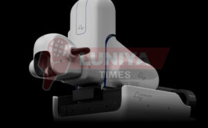 7 Powerful Ways Neuralink Is Revolutionizing the Human Brain-Computer Connection 7 A robotic arm performs brain surgery to install the implant Neuralink in Brain.