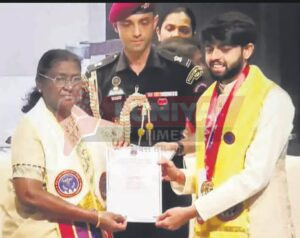 महामहिम राष्ट्रपति द्रौपदी मुर्मू ने पाली के डॉ. कार्तिक अरोड़ा को दो स्वर्ण पदक से सम्मानित किया 5 IMG 20250703 WA0014