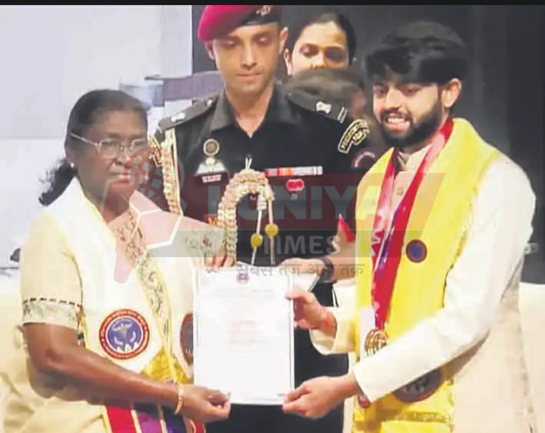 महामहिम राष्ट्रपति द्रौपदी मुर्मू ने पाली के डॉ. कार्तिक अरोड़ा को दो स्वर्ण पदक से सम्मानित किया 1 IMG 20250703 WA0014