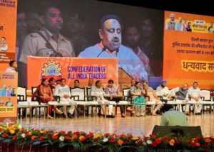 दिल्ली के व्यापारियों द्वारा मुख्यमंत्री रेखा गुप्ता का भव्य अभिनंदन 2 IMG 20250703 WA0083