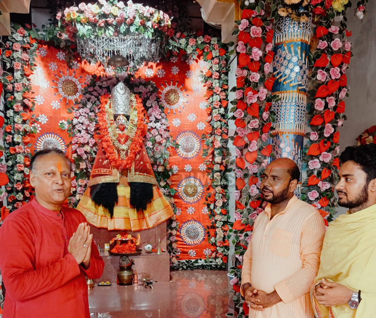 मां तारा शक्तिपीठ मंदिर में विश्व कल्याणार्थ हुआ वैदिक मंत्रोच्चारण से हवन 1 IMG 20250704 WA0072