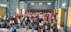 स्वर्गीय अभिषेक सुभाष खीमावत की स्मृति में निशुल्क उत्तर पुस्तिका वितरण कार्यक्रम सम्पन्न 2 IMG 20250716 WA0019