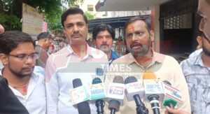 नेशनल मीडिया प्रेस क्लब द्वारा पत्रकारों व अधिवक्ताओं हेतु बीमा, पेंशन उपलब्ध कराने हेतु कानपुर जिलाधिकारी के माध्यम से मुख्यमंत्री को संबोधित सौंपा ज्ञापन 3 IMG 20250728 194217