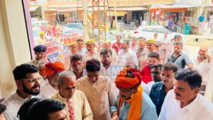 केन्द्रीय मंत्री बघेल का राजस्थान दौरे के दौरान कारोई पहुचे जाना अपना भविष्य 4 WhatsApp Image 2025 07 01 at 11.23.21 AM