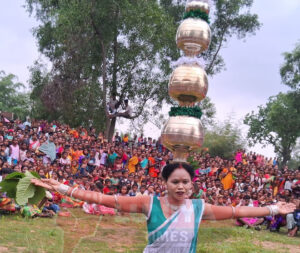 टुण्डी के पंडुगरी गांव में हुल दिवस समारोह में ग्रामीणों की उमड़ी भीड़ 5 WhatsApp Image 2025 07 01 at 7.19.49 PM scaled e1751380692126