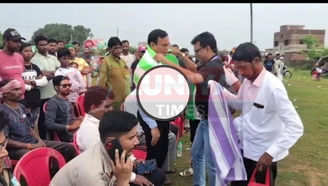 सर्वोच्च मानवाधिकार संरक्षण के प्रदेश अध्यक्ष द्वारा मुहर्रम पर्व पर प्रशासनिक अधिकारियों को किया गया भव्य स्वागत 1 WhatsApp Image 2025 07 06 at 7.26.39 PM