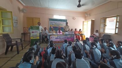पीएम श्री श्री बालिका विद्यालय सादड़ी में शिक्षण सामग्री वितरित 9 WhatsApp Image 2025 07 08 at 4.08.02 PM