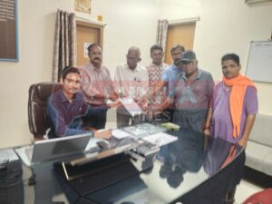 पत्रकार के साथ कुछ लोगों द्वारा जानलेवा हमला करना की घटना को लेकर उपखंड अधिकारी को ज्ञापन दिया 2 WhatsApp Image 2025 07 14 at 3.14.33 PM 1