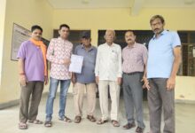 पत्रकार के साथ कुछ लोगों द्वारा जानलेवा हमला करना की घटना को लेकर उपखंड अधिकारी को ज्ञापन दिया 5 WhatsApp Image 2025 07 14 at 3.14.33 PM