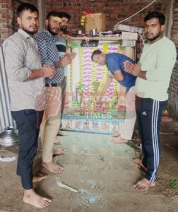 सावन का दूसरा सोमवार आज, सरदार नगर के मंदिरों में उमड़ा श्रद्धालुओं का तांता 5 WhatsApp Image 2025 07 21 at 14.54.03