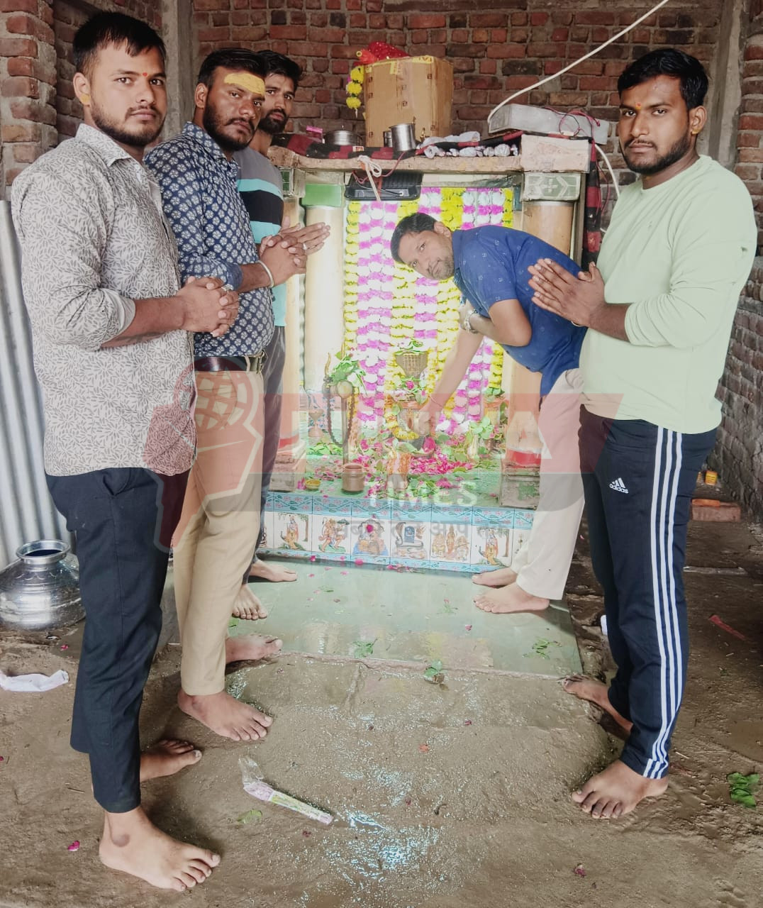 सावन का दूसरा सोमवार आज, सरदार नगर के मंदिरों में उमड़ा श्रद्धालुओं का तांता 1 WhatsApp Image 2025 07 21 at 14.54.03