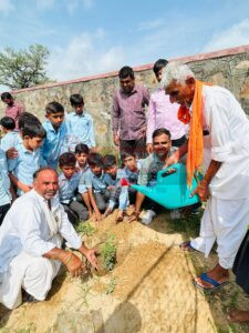 शिक्षा के साथ साथ शुद्ध वातावरण के लिए पौधे जरूर लगाए सारण 2 WhatsApp Image 2025 07 24 at 16.24.21