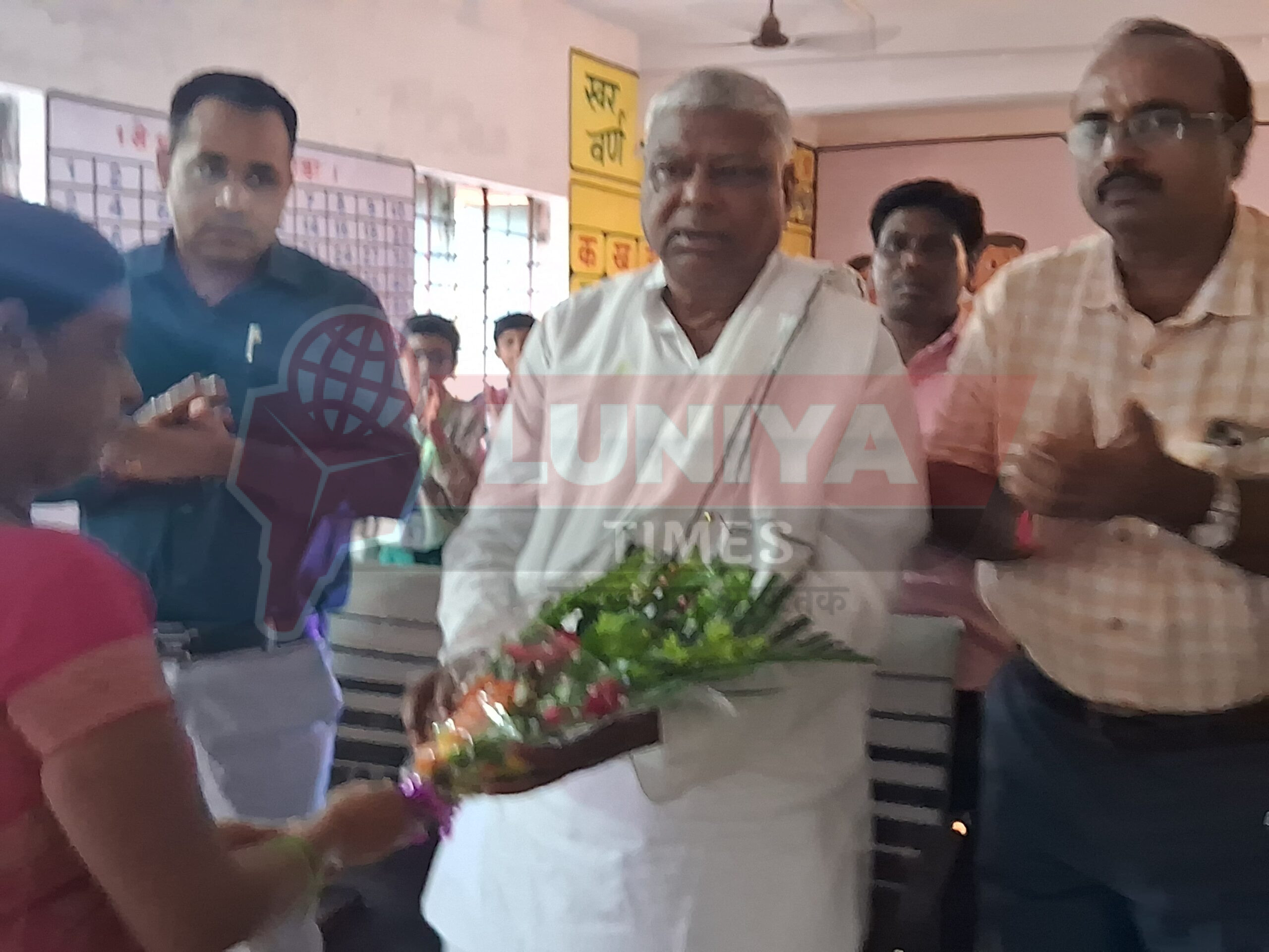 विवेकानंद सेवाश्रम मध्य विद्यालय टुण्डी ने अपनी पांचवीं बर्षगांठ धूमधाम से मनाया बतौर मुख्य अतिथि पहुंचे टुण्डी विधायक 1 WhatsApp Image 2025 07 29 at 16.57.24 scaled
