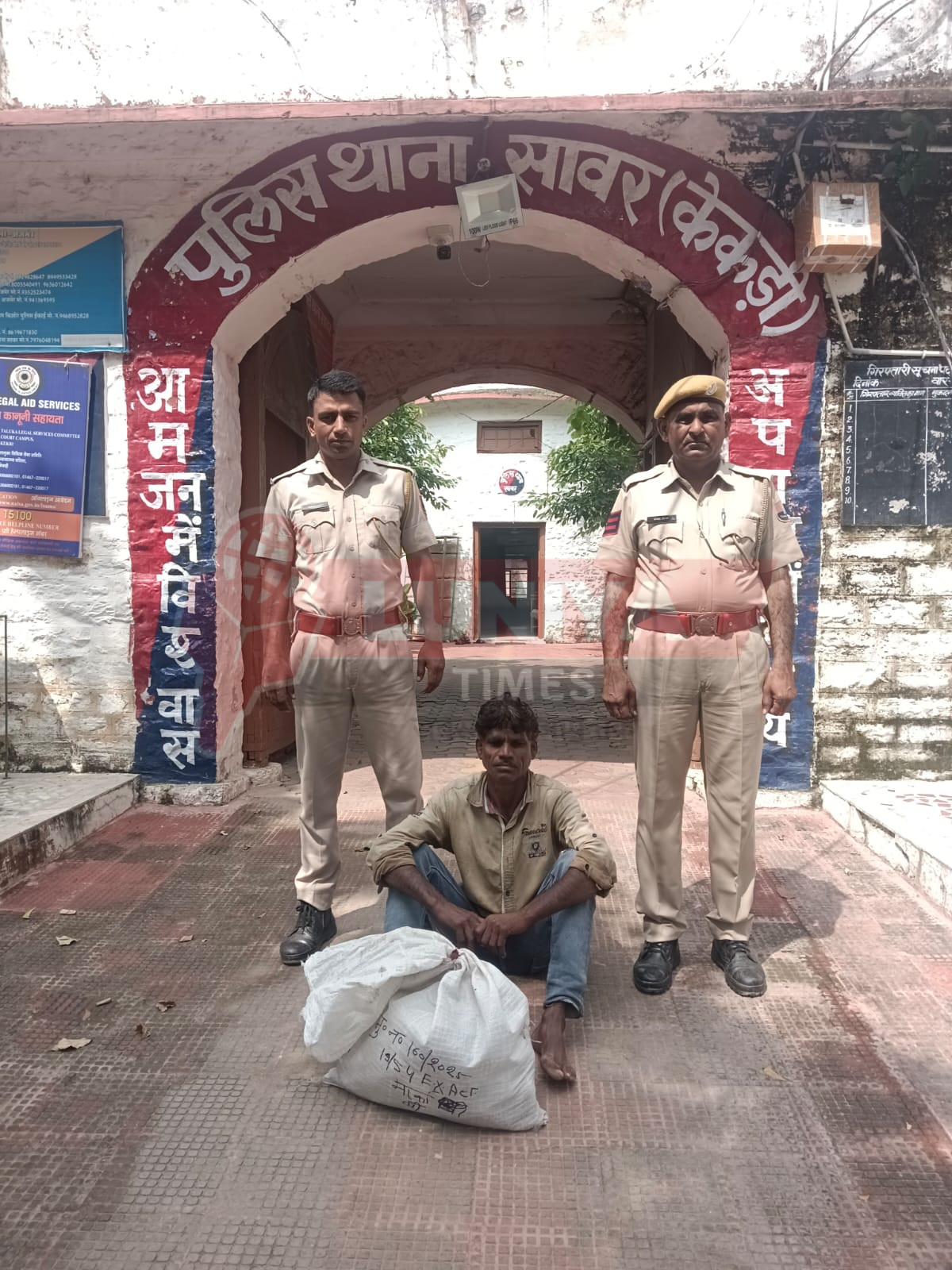 सावर पुलिस का सटीक प्रहार: अवैध देशी शराब के 48 पव्वों के साथ युवक दबोचा 1 IMG 20250804 WA0093