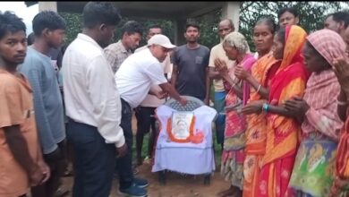 पूर्वी टुंडी प्रखंड कांग्रेस द्वारा दिशोम गुरु शिबू सोरेन की याद में श्रद्धांजलि सभा का आयोजन। 10 IMG 20250807 WA0043