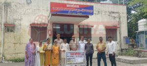 आचार्य बहनों ने पुलिसकर्मियों को बांधी राखी, दी लंबी उम्र और राष्ट्र सेवा की शुभकामनाएं 4 IMG 20250808 WA0022