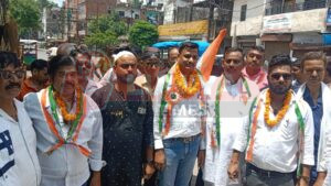 स्वतंत्रता दिवस पर नेशनल मीडिया प्रेस क्लब द्वारा बड़े ही धूमधाम से निकाली गई भव्य विशाल तिरंगा यात्रा व कार्यालय पर फहराया तिरंगा 4 IMG 20250816 WA0018 1